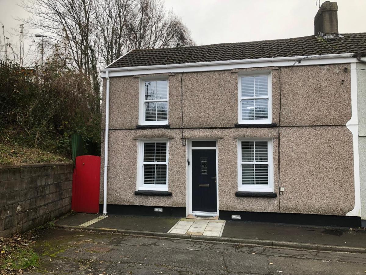 Rj S House Lägenhet Merthyr Tydfil Exteriör bild