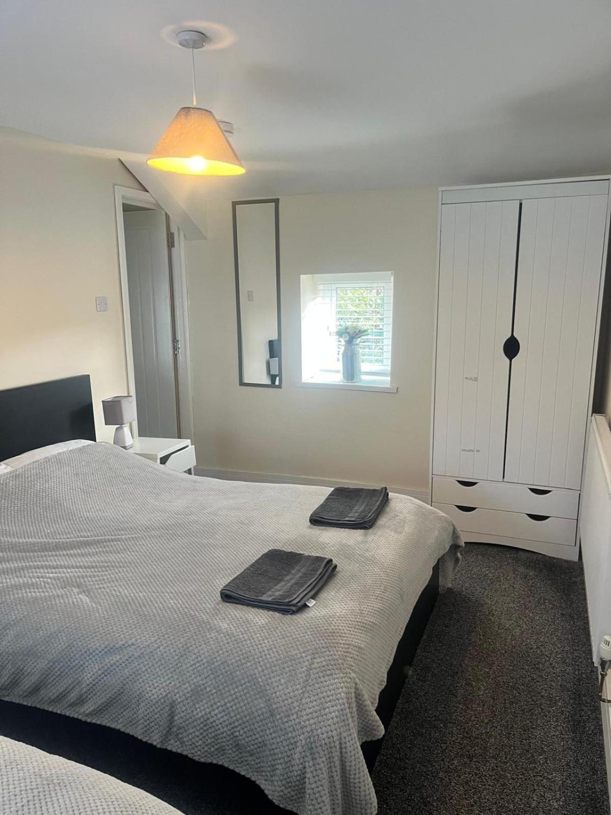 Rj S House Lägenhet Merthyr Tydfil Exteriör bild