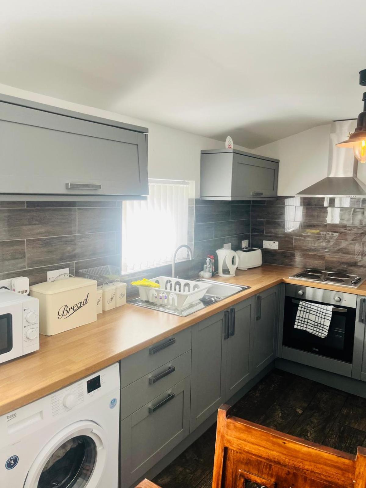 Rj S House Lägenhet Merthyr Tydfil Exteriör bild